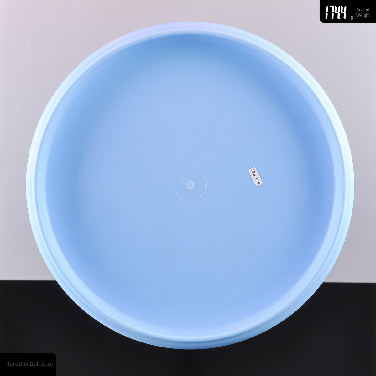 Yikun Xing disc golf putter underside
