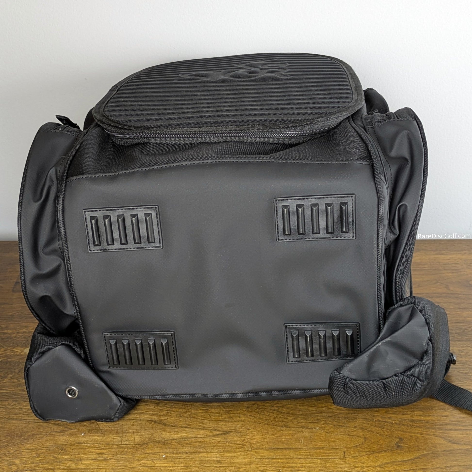 Sigr Odin Extra Large Disc Golf Backpack Bag Black Rare Discs Canada - Bottom